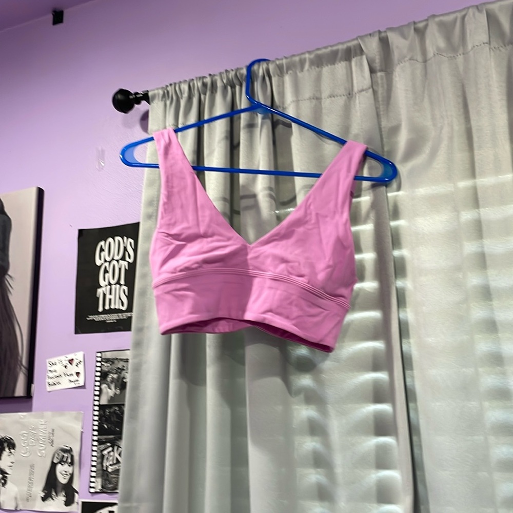 Lululemon size 6 sports bra